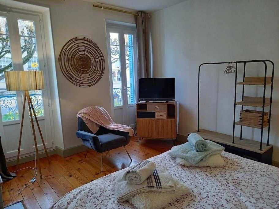Maison Nadaud Avec Parking Prive モン・ド・マルサン エクステリア 写真